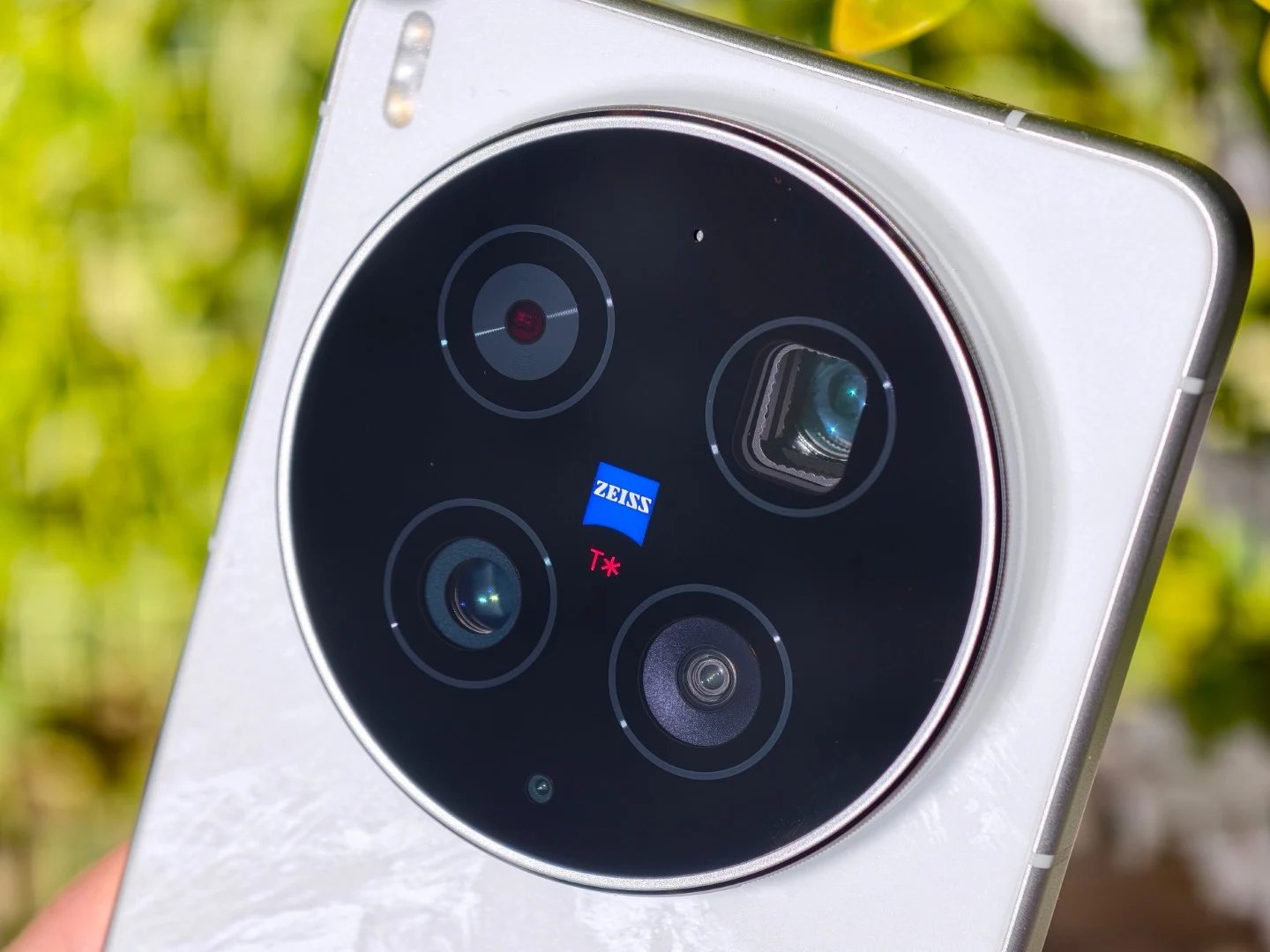 Vivo X300 Ultra Discount Available Before Global Launch
