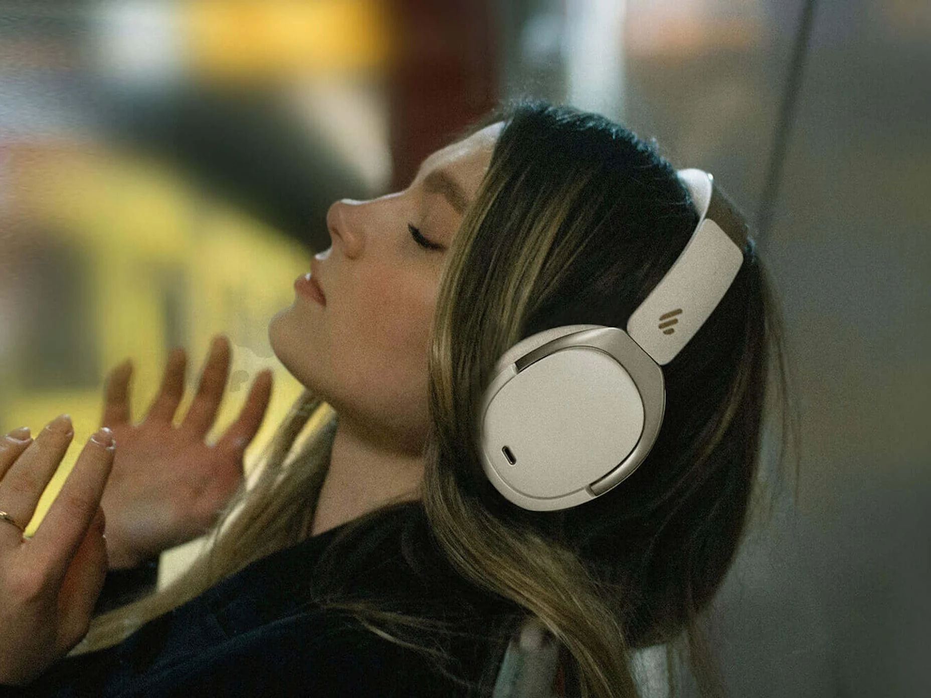 Edifier’s New Over-Ear Headphones with ANC and LDAC Now Discounted