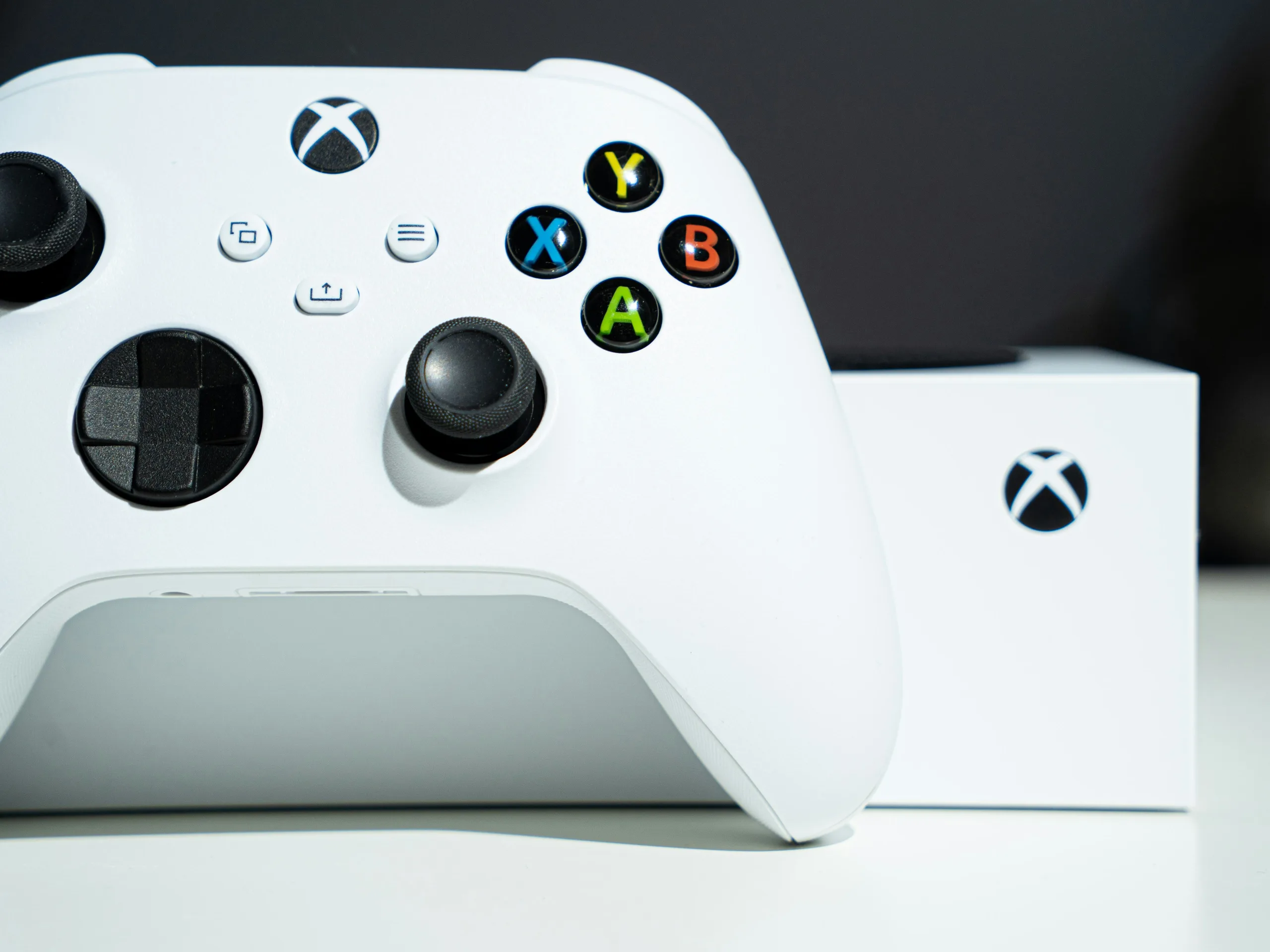 Head of Next-Gen Xbox Ends Rumors About First-Party Helix Console
