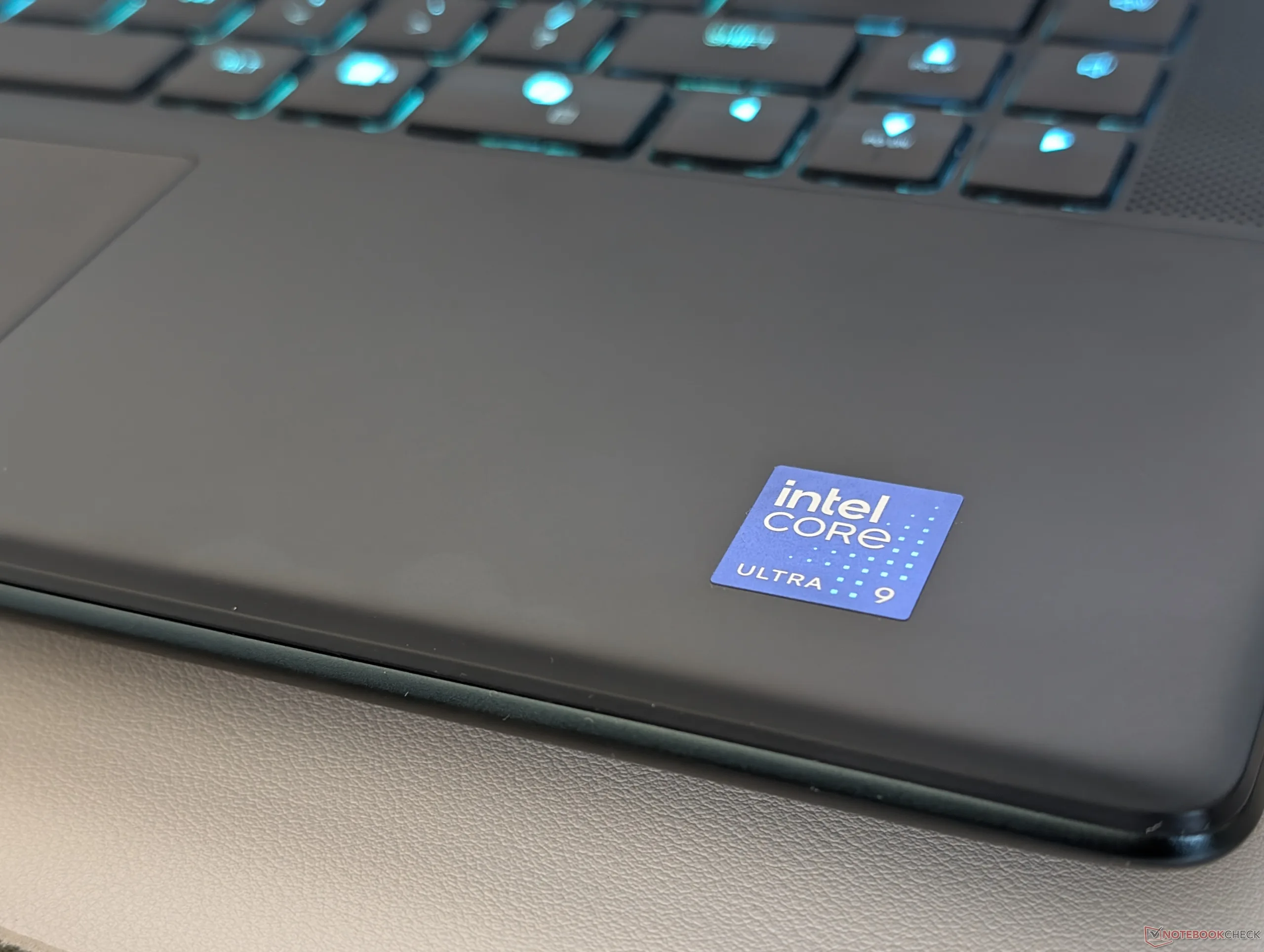 Core Ultra 9 290HX Plus: Warmest Mobile CPU Over 100°C Under Load