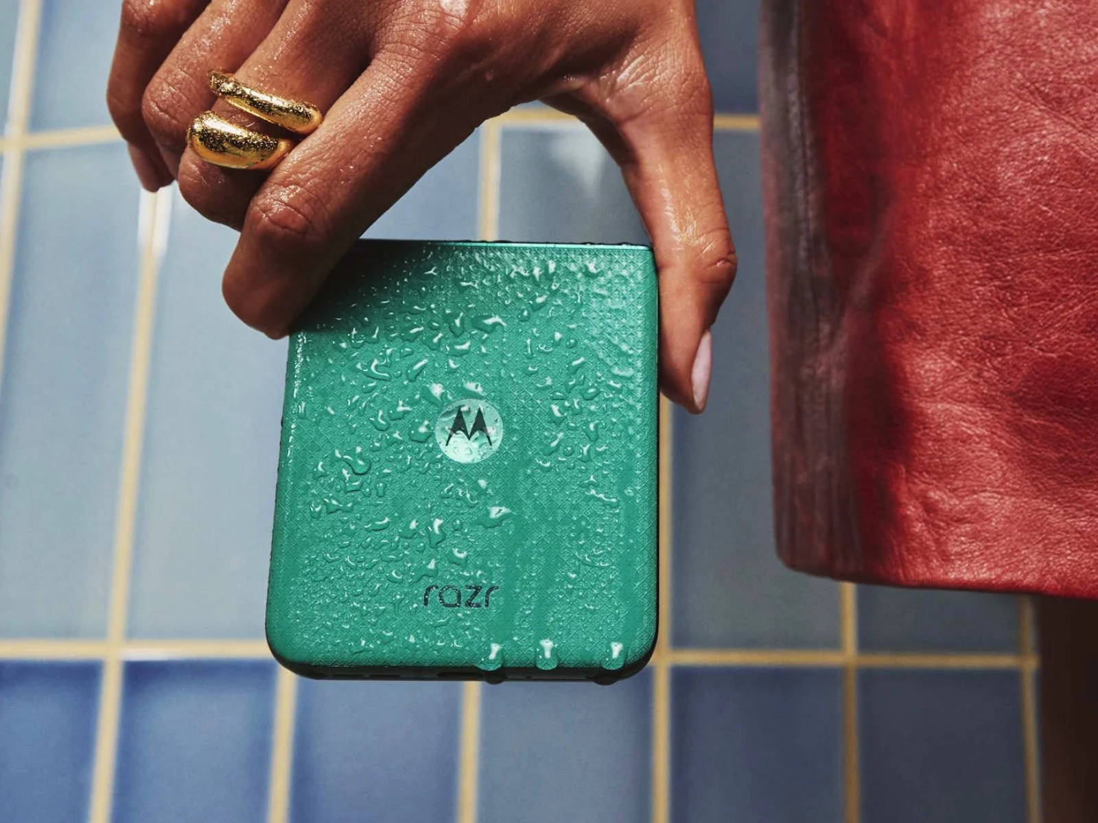 Motorola Launches New Foldable Smartphone with Dual 50 MP Cameras Globally