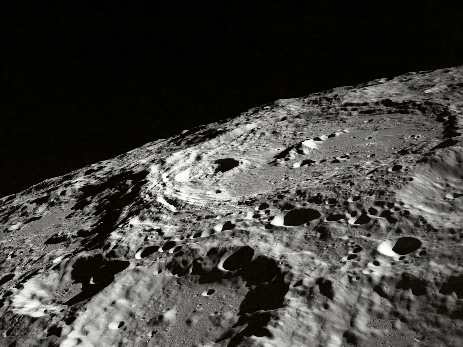 Large 260 km Asteroid Likely Caused Moon’s Biggest Crater