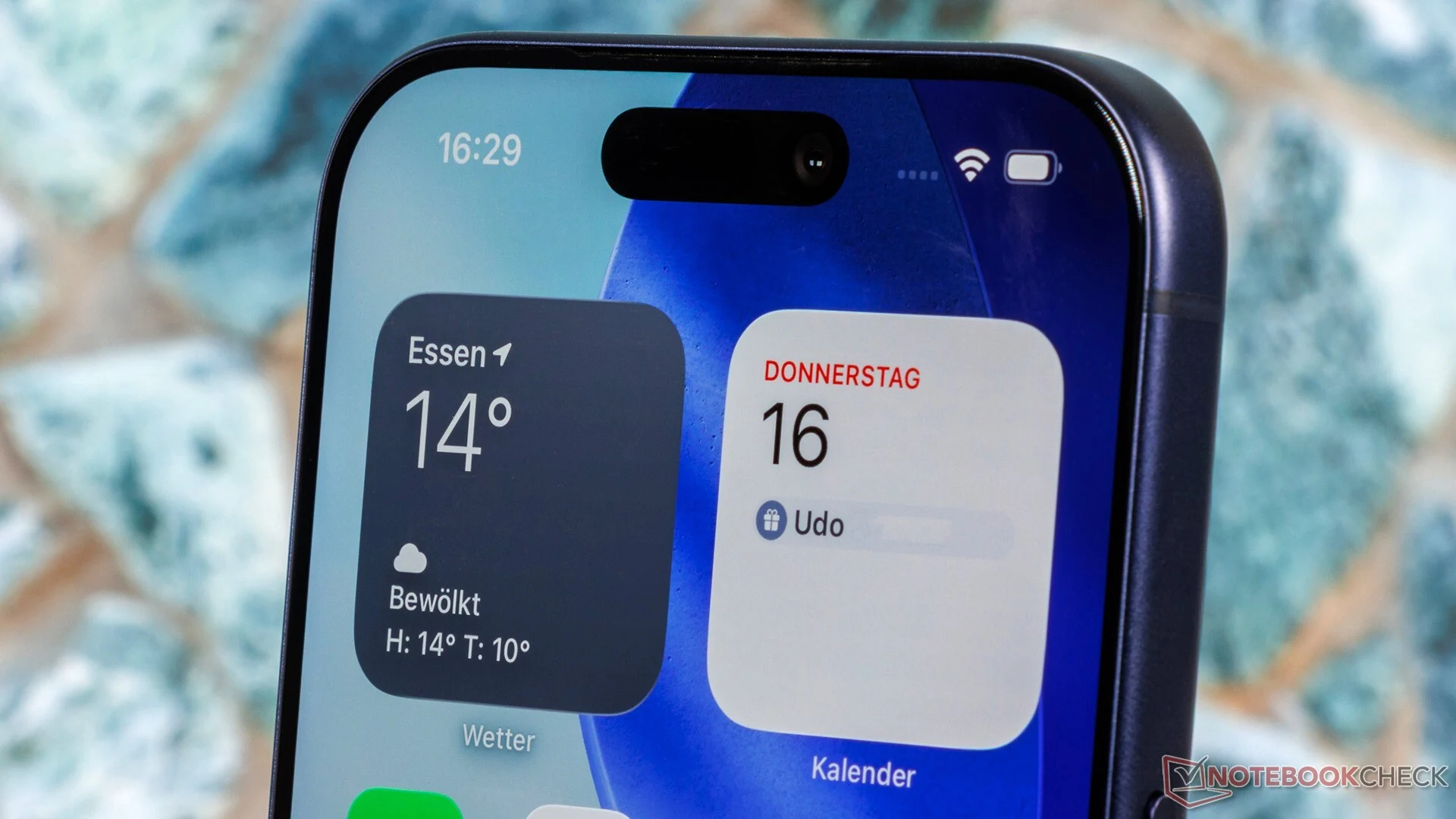 Apple Center Stage-style Camera to Launch on Android with 5× Resolution