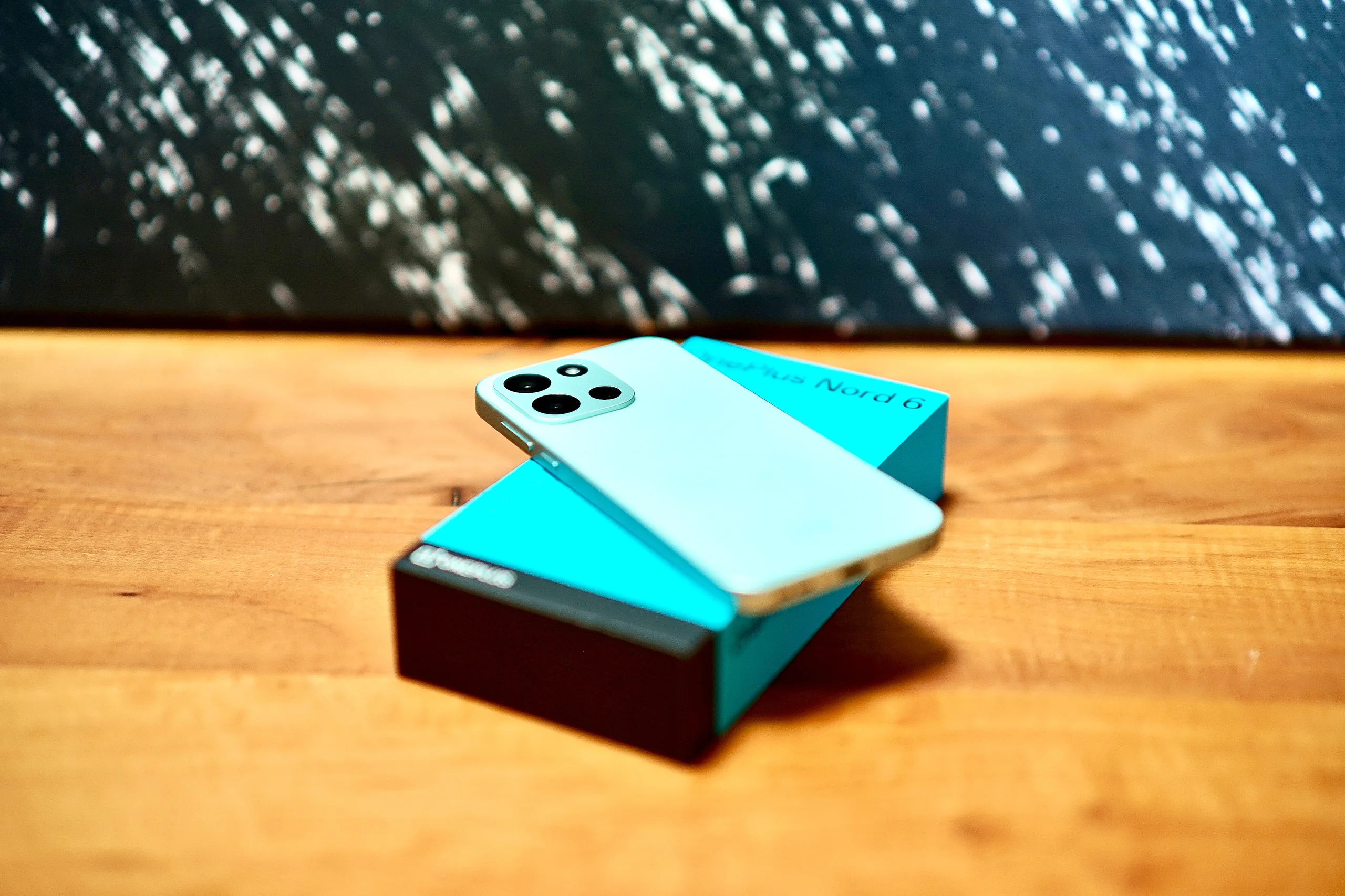 Mid-range Smartphone That Beats High-End Chips