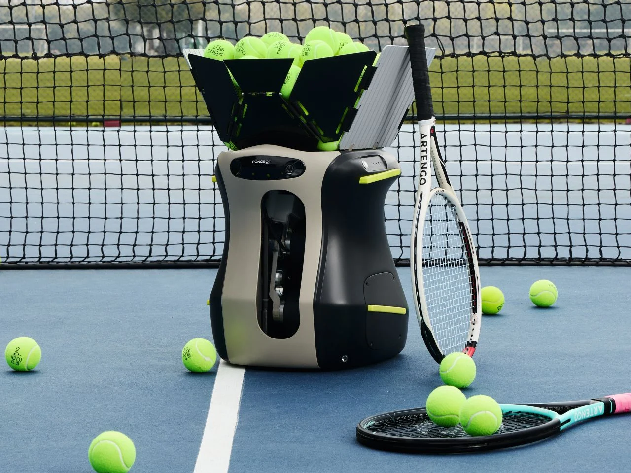 Pongbot Aura AI: Adaptive Training for Tennis, Padel & Pickleball