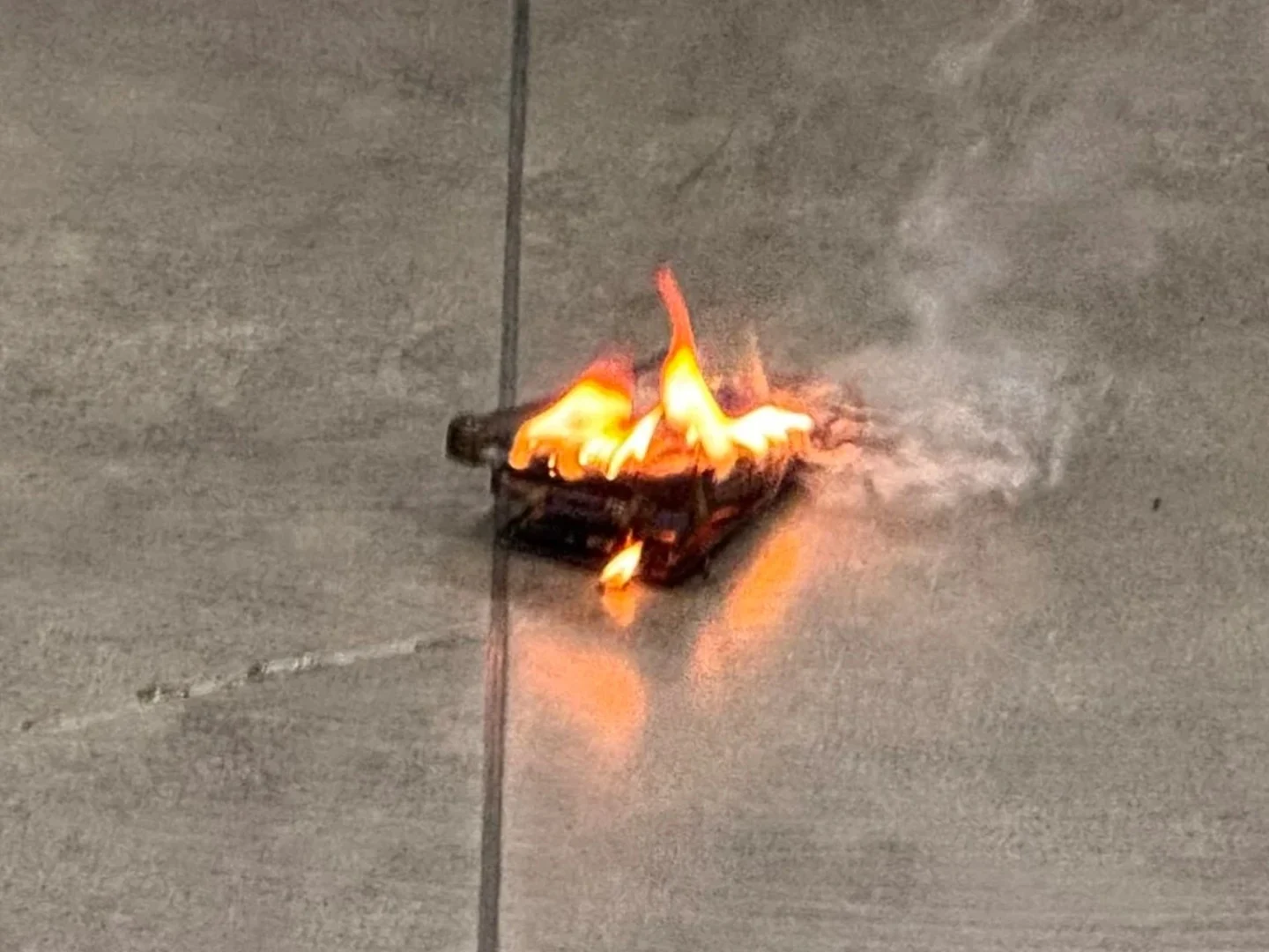 Galaxy S24 Explodes, Causing Burns in User’s Hand—Unexplained Incident
