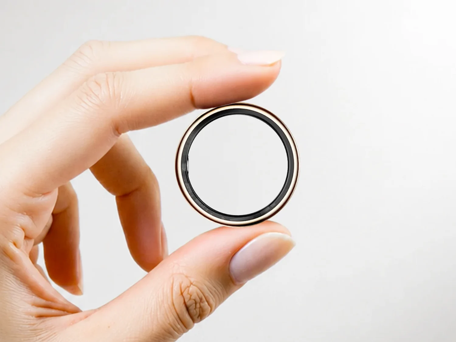 New Titanium Smart Ring: Haptics, Display, 30-Day Battery